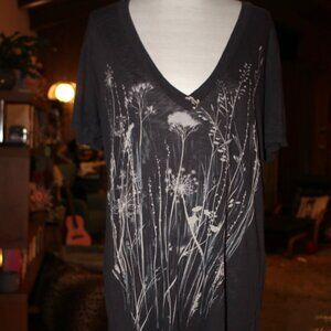 Truly Madly Deeply T-Shirt L Brown Floral Deep V Urban Outfitters